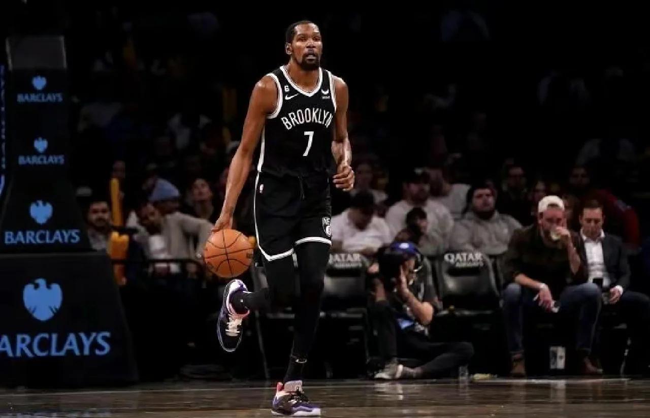 NG大舞台-包含Ning焦点对战，字母哥与60激战DWG分钟，战术调整胜负难料！的词条