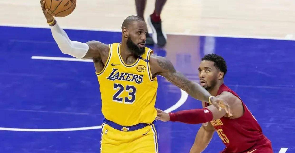 壹号娱乐-包含詹姆斯迎来二十赛季出色发挥，C9观众热烈欢呼！的词条