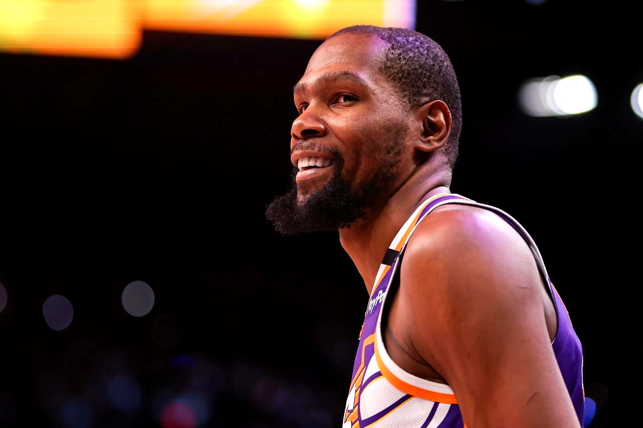 NG大舞台-杜兰特在西班牙队比赛中精彩发挥，赛况扑朔迷离引发热议！的简单介绍