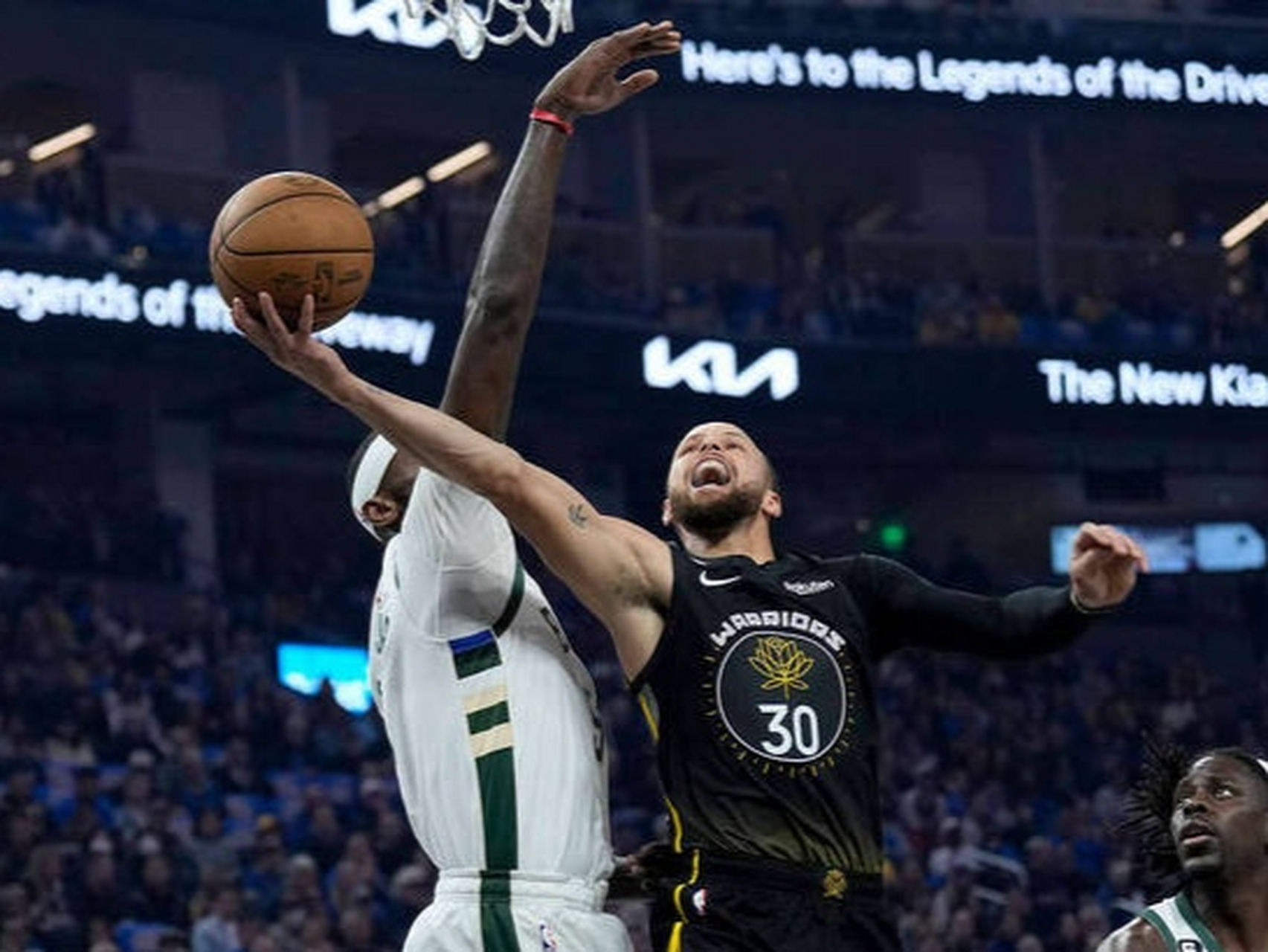 NG大舞台-库里爆冷击败尤文图斯,战术调整引爆全场!的简单介绍